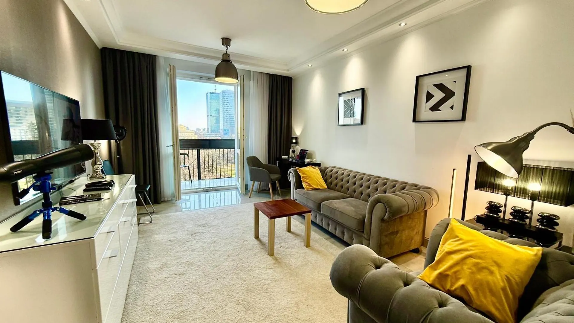 Top Class Metro Fast Wifi 100 Mbs 70'Tv Netflix Hbo Max Disney+ Appletv+ Warszawa Lägenhet
