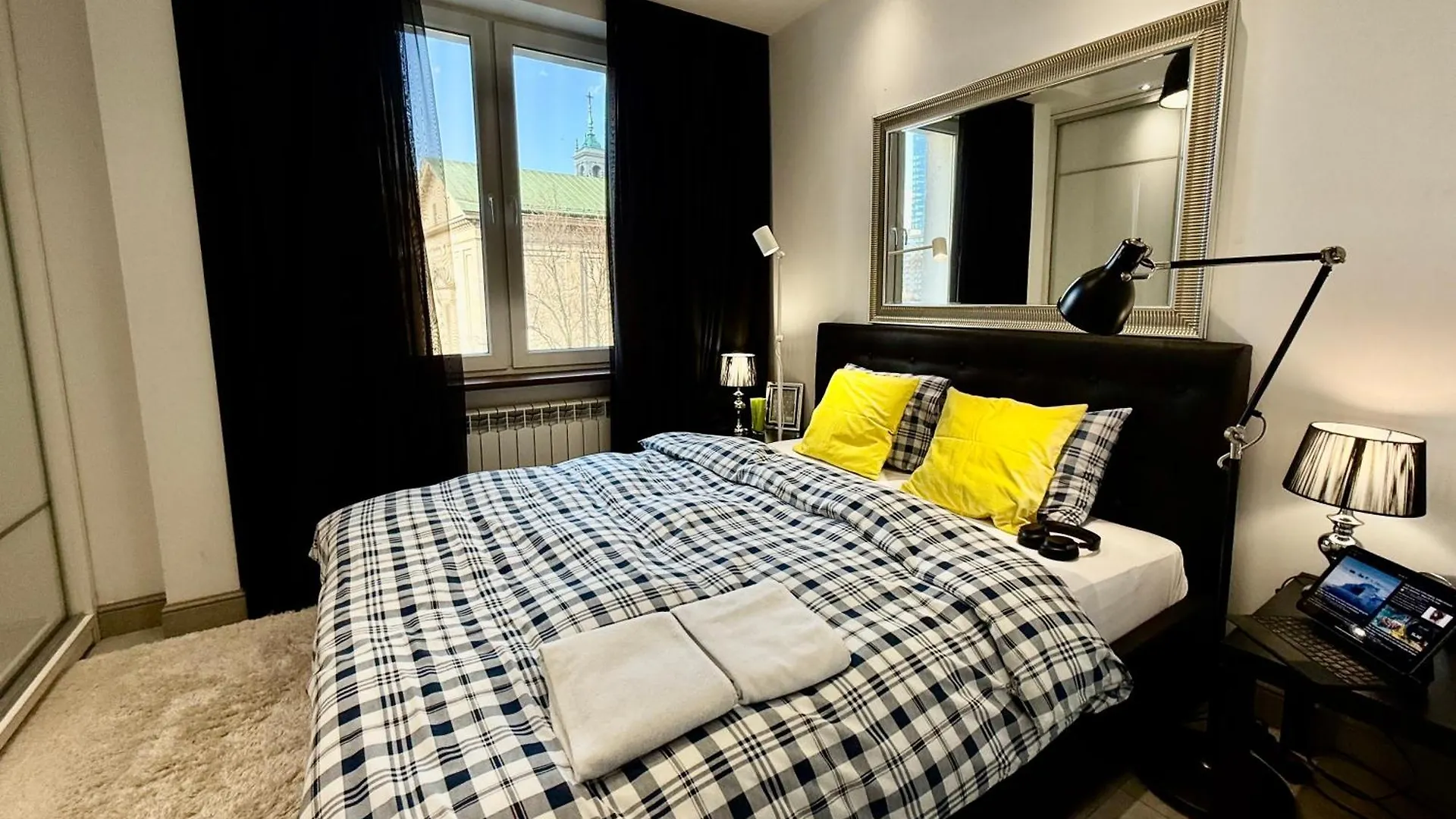 Top Class Metro Fast Wifi 100 Mbs 70'Tv Netflix Hbo Max Disney+ Appletv+ Warszawa 0*,  Polen