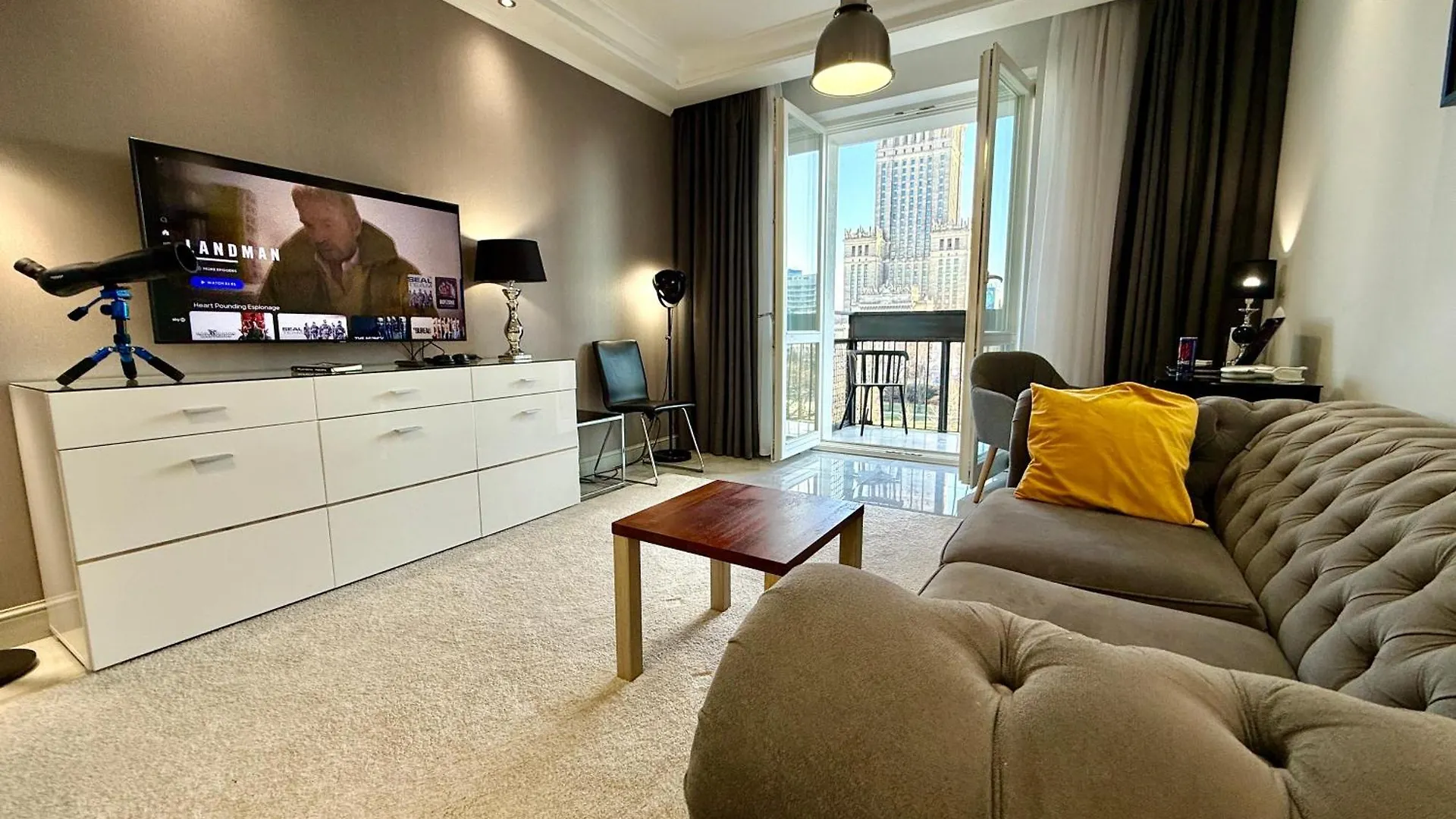 Top Class Metro Fast Wifi 100 Mbs 70'Tv Netflix Hbo Max Disney+ Appletv+ Warsaw
