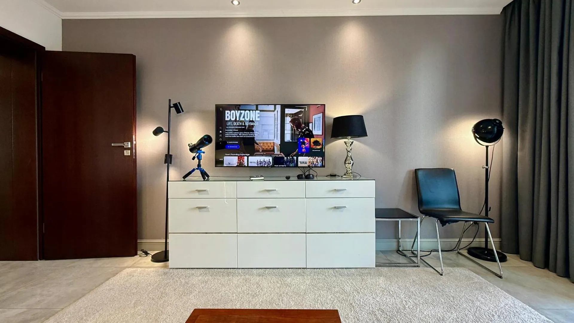 Apartment Top Class Metro Fast Wifi 100 Mbs 70'Tv Netflix Hbo Max Disney+ Appletv+ Warsaw